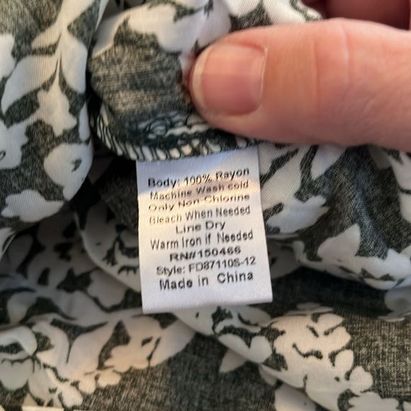 FUN TO FUN BLOUSE.SIZE S. NWOT. - Picture 4 of 7